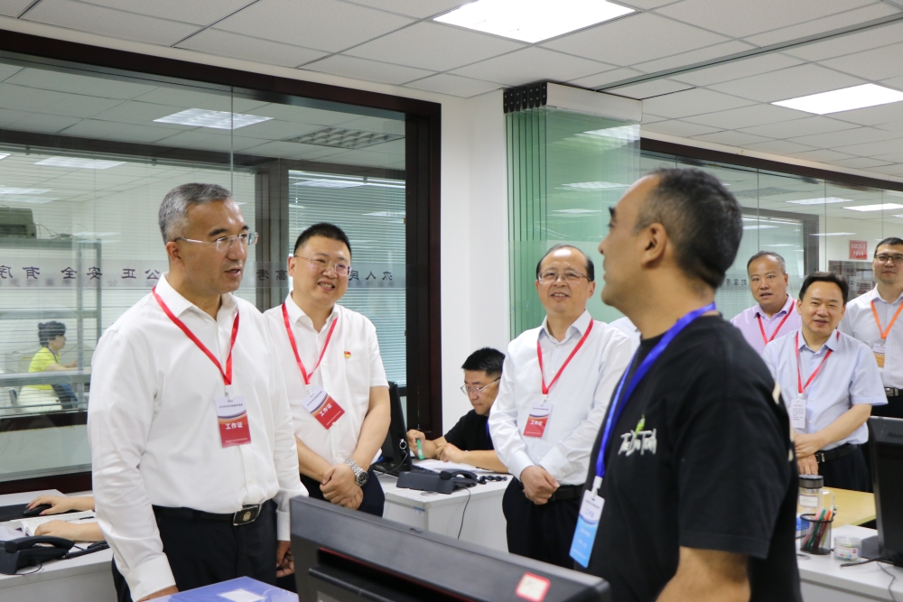 凯赛尔·阿不都克热木视察2023年普通高校招生录取现场了解录检组工作情况